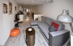 Maisons de vacances Beautiful Home In L'isle-Sur-La-Sorgue : photos des chambres