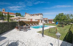 Four-Bedroom Apartment In Nova Vas