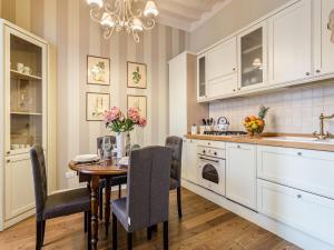 Apartment in Lucca with Private Terrace