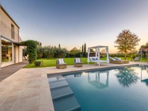 Farmhouse in Tuscany with Private Pool
