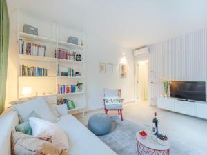 Charming apartment in Lucca Walls