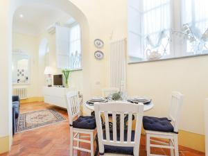 Apartment in Lucca with Private Garden