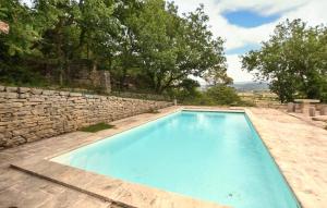 Awesome Home In Goult With Wifi