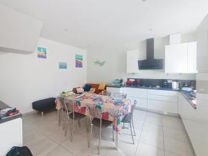 Maison de ville T3 avec cour proche port et plage - Les Sables dOlonne - FR-1-331-72