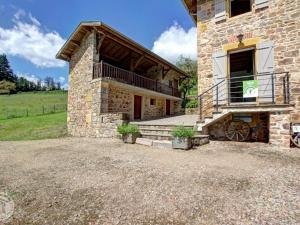 Charmant gîte avec terrasse et animaux acceptés à Belmont-de-la-Loire - FR-1-496-305