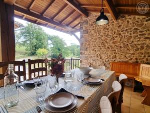 Maisons de vacances Gite de charme avec terrasse, animaux acceptes, confort moderne - FR-1-496-305 : photos des chambres