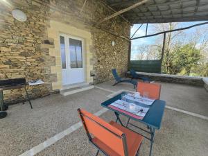 Maison à la campagne avec terrasse, animaux acceptés - FR-1-616-467