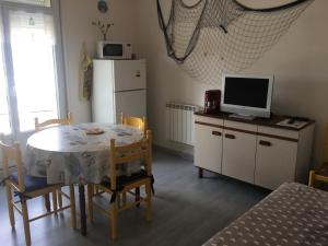 Appartement Coquet au Centre de Fort-Mahon-Plage, 10 min de la Plage - FR-1-482-69