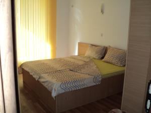 Meni Apartments and Guest Rooms