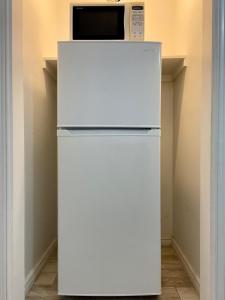 Beachgate Condo Suites and Hotel 512AB condo