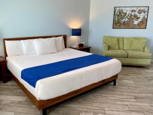 Beachgate Condo Suites and Hotel 512AB condo