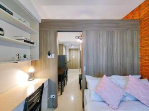 1BR Condotel with Balcony at FAME Residences #FM04-1
