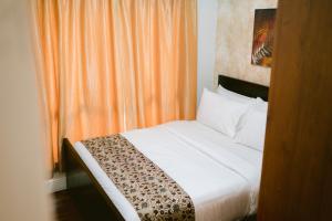 Petronella English Apartment Marina court
