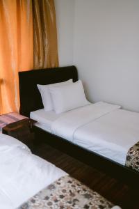 Petronella English Apartment Marina court