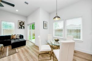 NEW! The Brandōn - Upscale Manor - Garage - Near Medical Center & NRG