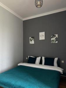 Green bunny ArtHouse