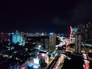 1BR Condotel with Balcony at FAME Residences #FM09-2