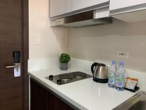 Makati City Ayala Ave Extension Condo with Fast Internet