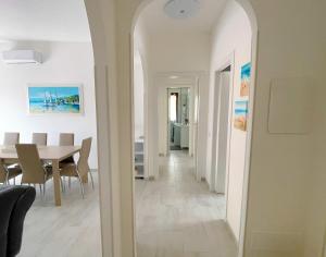 SEA PEARL Boutique Apartment - Bright and spacious, with modern Mediterranean décor, just 100 meters from the Lavinio seafront