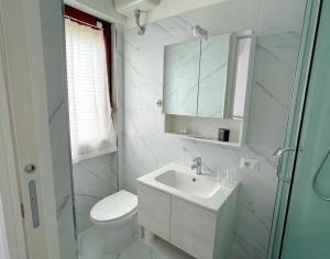 SEA PEARL Boutique Apartment - Bright and spacious, with modern Mediterranean décor, just 100 meters from the Lavinio seafront