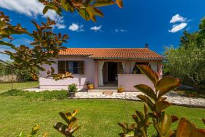 Komplett umzäuntes Ferienhaus mit Klima, WLAN