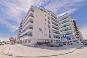 Deluxe penthouse with sea view at Wave 2