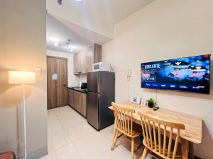 1BR Condotel with Balcony at FAME Residences #FM15-1