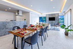 最大15名宿泊可 許田ICから車で15分 広々リビングの北部観光におすすめの施設 VILLA de MUI nago