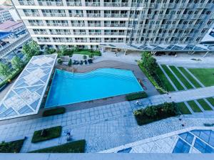 1BR Condotel with Balcony at FAME Residences #FM17-1