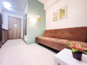 1BR Condotel with Balcony at FAME Residences #FM18-1