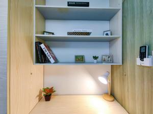 1BR Condotel with Balcony at FAME Residences #FM18-1