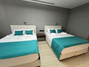 Bamboo Beach Luxury Two Queens