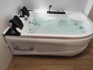 Apartamentos De la Haya & Suite con Jacuzzi, junto al Teatro Romano