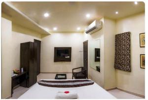 Near Railway Station Hotel Imperial