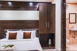 Near Railway Station Hotel Imperial