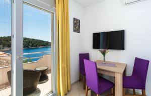 1 Bedroom Stunning Apartment In Milna 