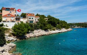 Awesome Apartment In Milna With Wifi