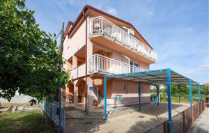 3 Bedroom Stunning Apartment In Poljica