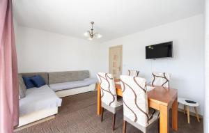 3 Bedroom Stunning Apartment In Poljica 