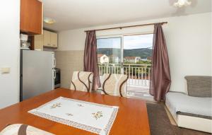 3 Bedroom Stunning Apartment In Poljica 