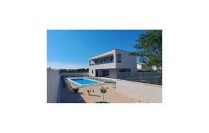 Stunning Home In Pirovac