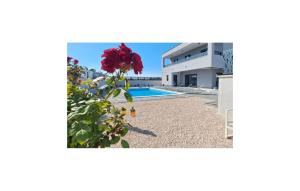 Stunning Home In Pirovac