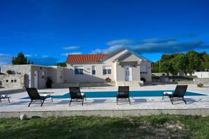 Holiday Home Marija with pool