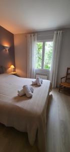 Maisons de vacances Gite Charmant avec Piscine et Terrasse en Provence MDV : photos des chambres