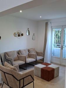 LaDy ROSE NÎMES Special Offer for Business Travelers Large 7 Bedroom House AND 7 BATHROOMS