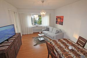 Condominio Panorama, 2 5-Zimmerwohnung by HolAp SA