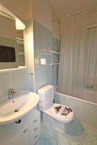 Condominio Panorama, 2 5-Zimmerwohnung by HolAp SA