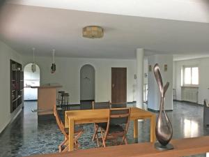 Condominio Panorama, 2 5-Zimmerwohnung by HolAp SA