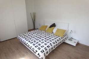 Casa Ermenegilda, 4,5-Zimmerhaus by HolAp SA