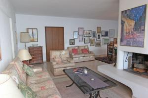 Casa Isole, 2,5-Zimmerwohnung by HolAp SA